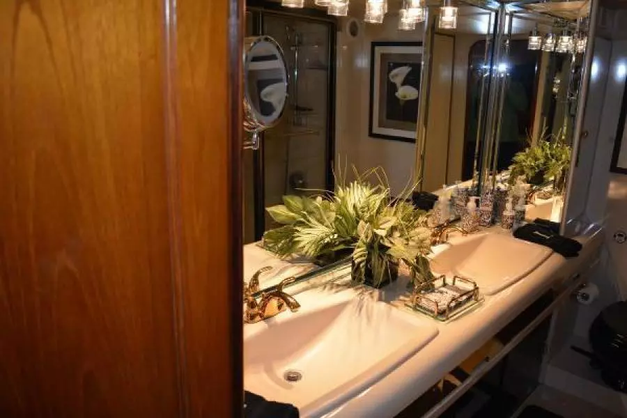 1989 Viking Motor Yacht