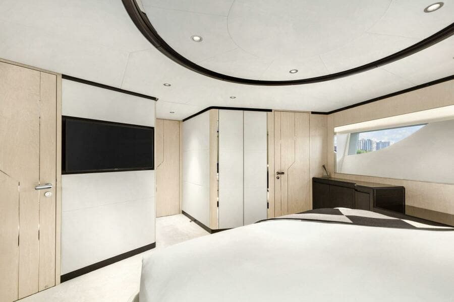 2022 Majesty Yachts 120