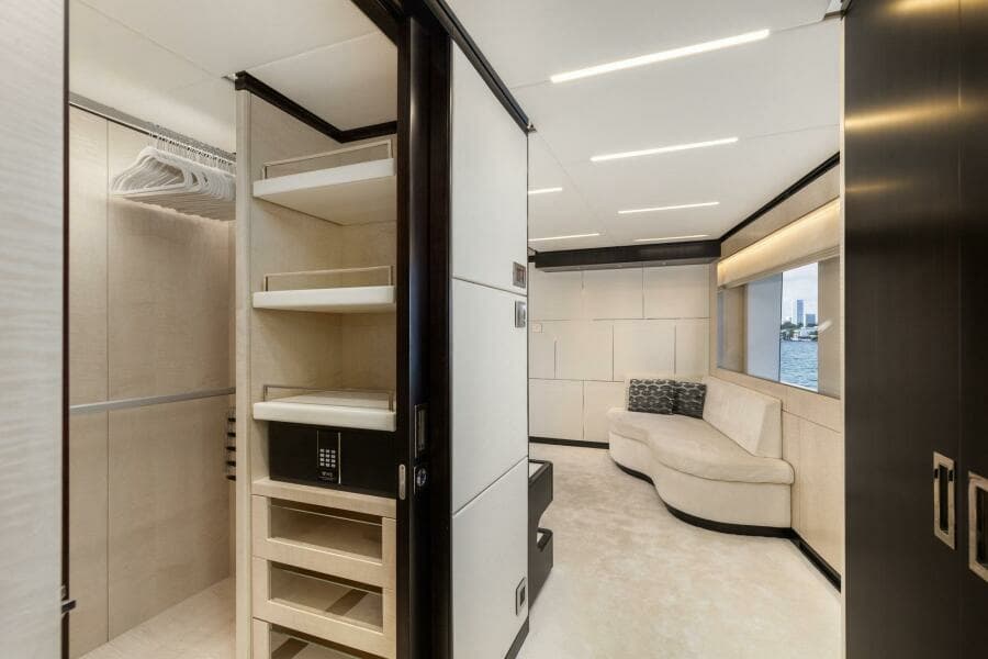 2022 Majesty Yachts 120