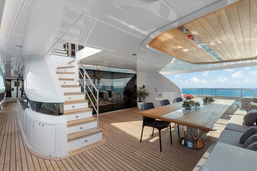 2022 Majesty Yachts 120