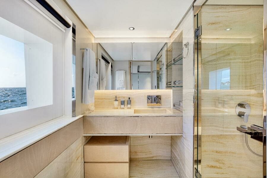 2022 Majesty Yachts 120