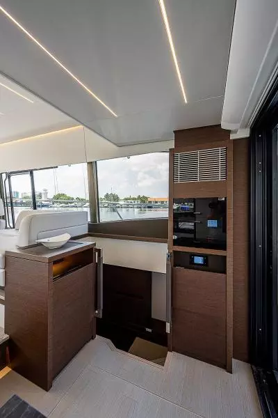 2022 Prestige 520 Fly