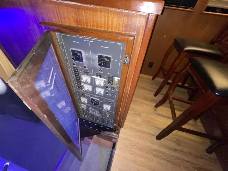 1973 Hatteras 53 Convertible