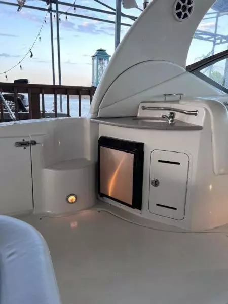 2005 Sea Ray Sundancer 320