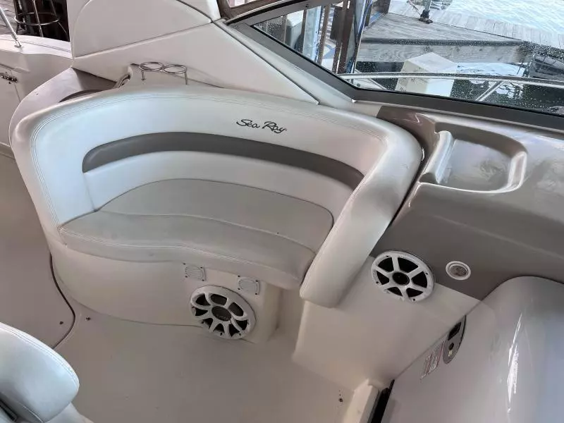 2005 Sea Ray Sundancer 320