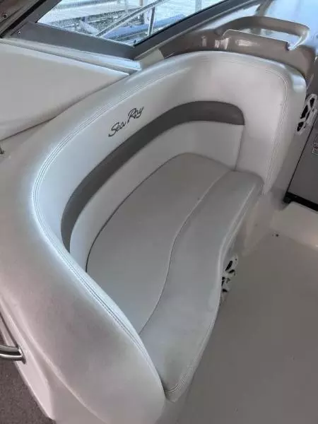 2005 Sea Ray Sundancer 320