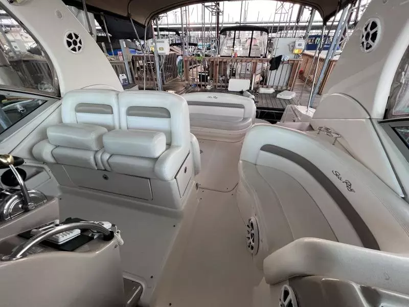 2005 Sea Ray Sundancer 320