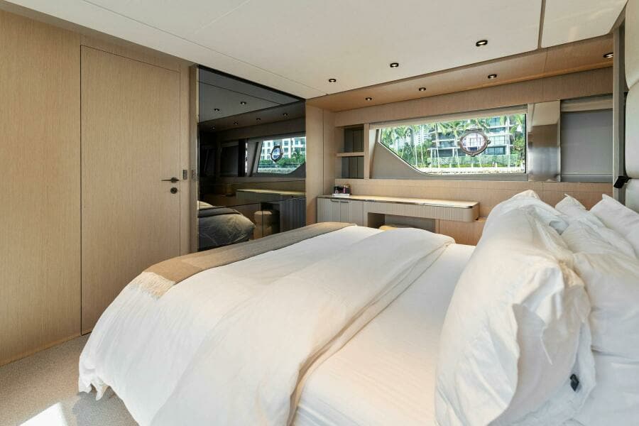 2023 Ferretti Yachts 780