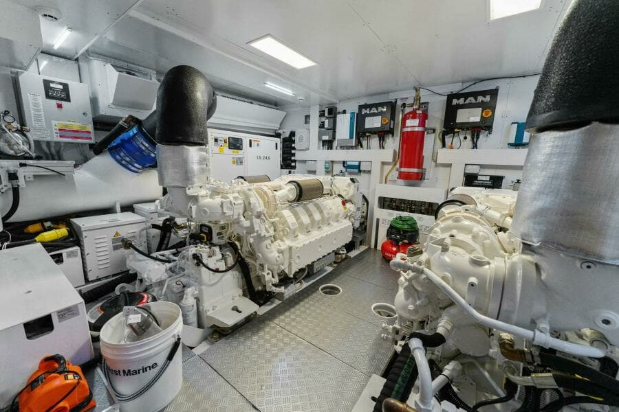 2023 Ferretti Yachts 780