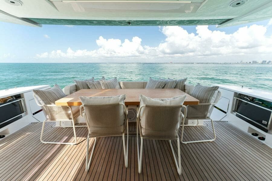 2023 Ferretti Yachts 780