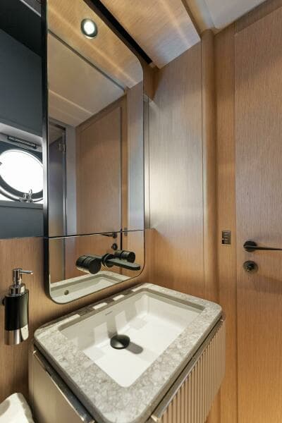 2023 Ferretti Yachts 780