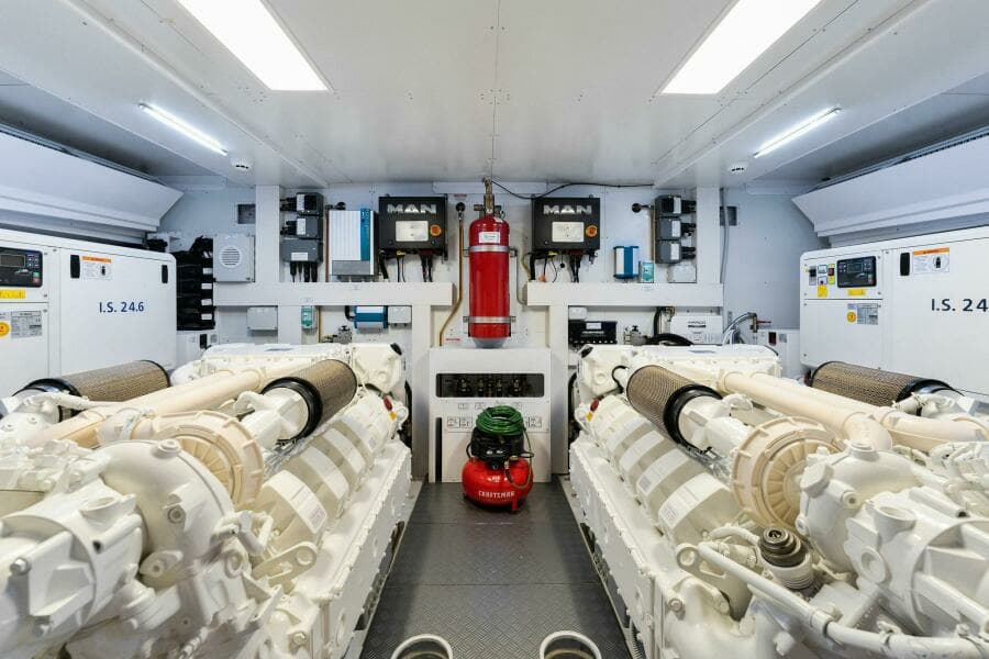 2023 Ferretti Yachts 780