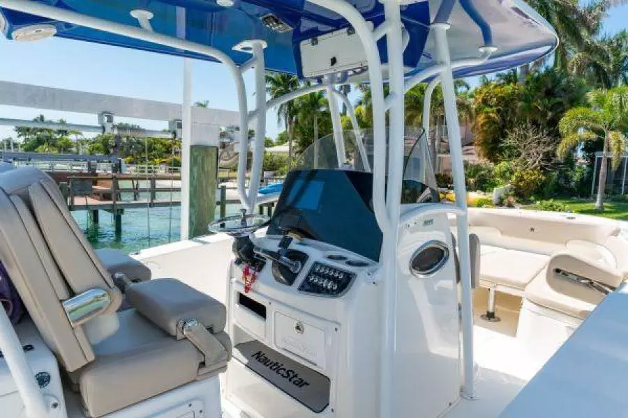 2016 NauticStar 28xs