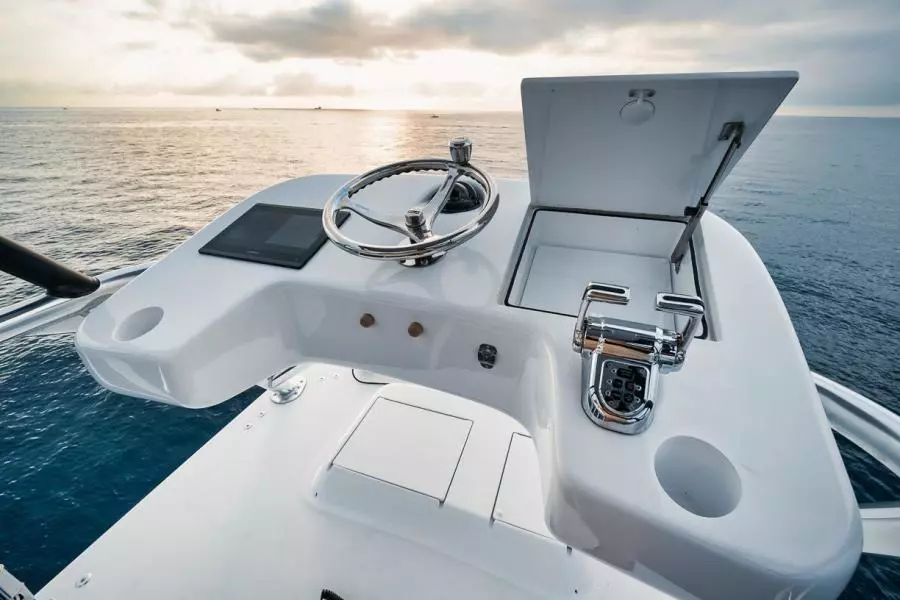 2020 Hatteras Convertible GT59