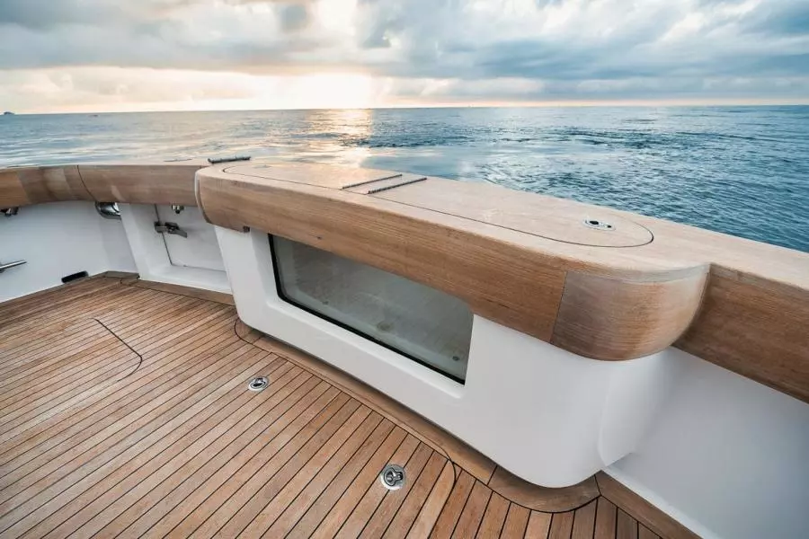 2020 Hatteras Convertible GT59