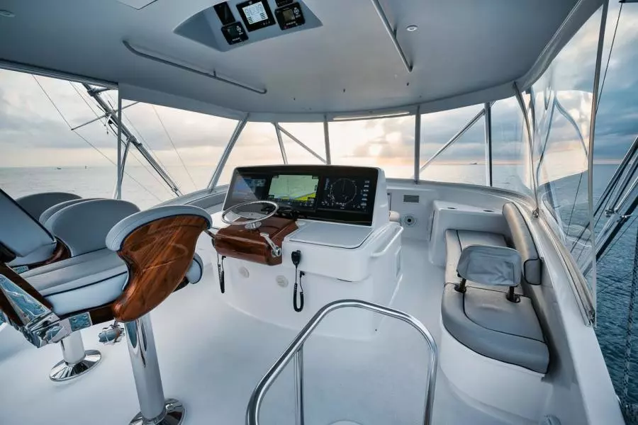 2020 Hatteras Convertible GT59