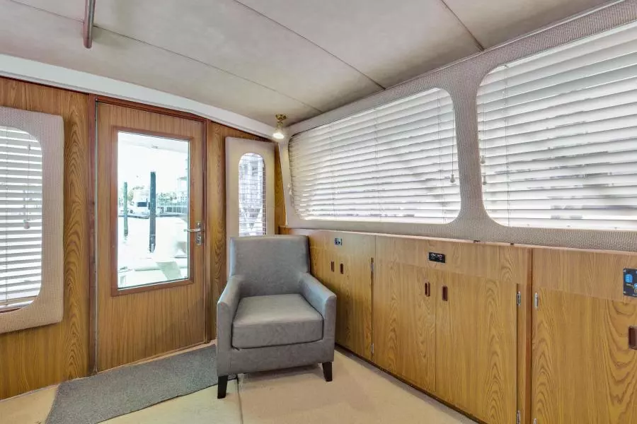 1981 Bertram 42 Convertible Balls To The Wall Salon Port Aft