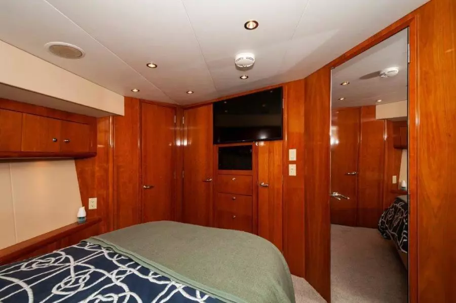 2002 65 Hatteras Convertible Moontan Master Stateroom (2)