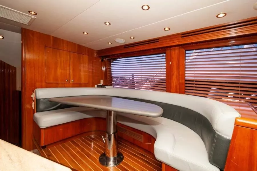 2002 65 Hatteras Convertible Moontan Dinette (1)