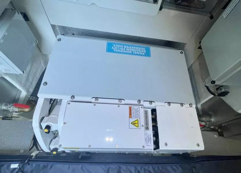 2022 Absolute 48 Coupe