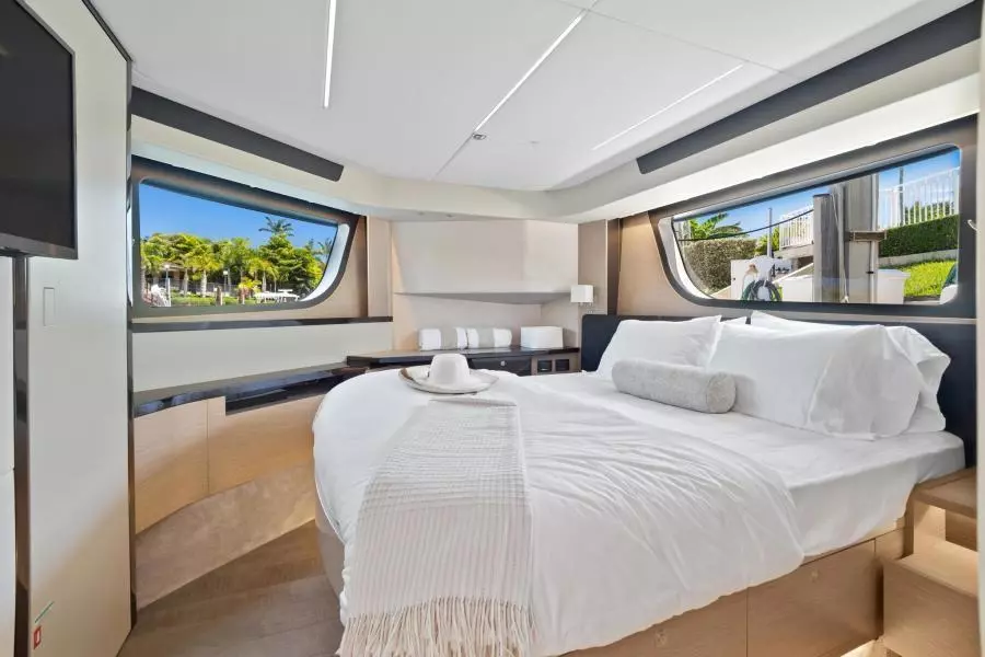 2022 Absolute 48 Coupe