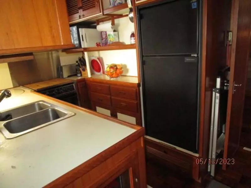 36' Kadey-Krogen galley1