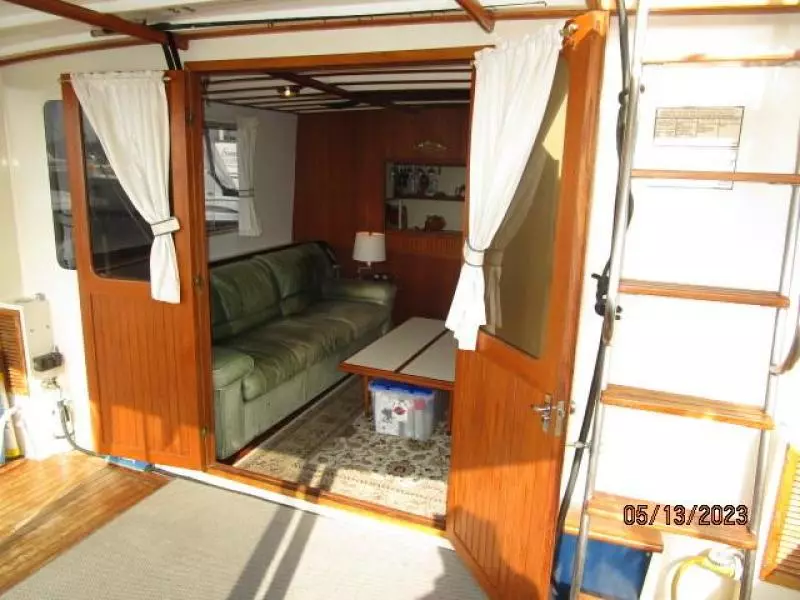 36' Kadey Krogen aftdeck forward