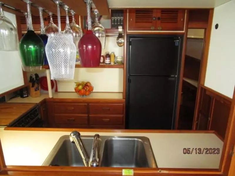 36' Kadey-Krogen galley4