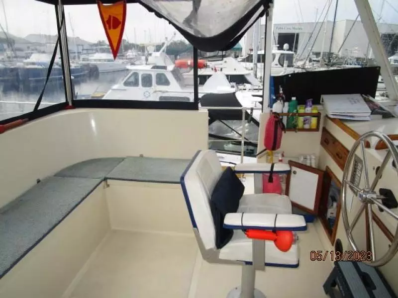 36' Kadey-Krogen flybridge port