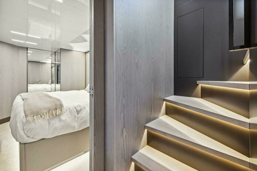 2021 Ferretti Yachts 850