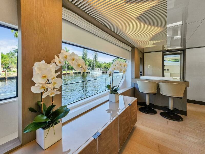 2021 Ferretti Yachts 850