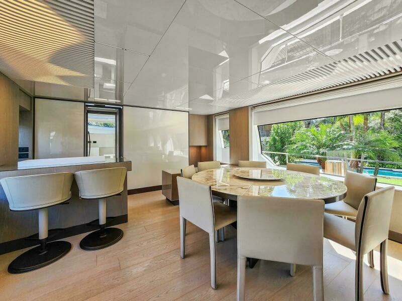 2021 Ferretti Yachts 850