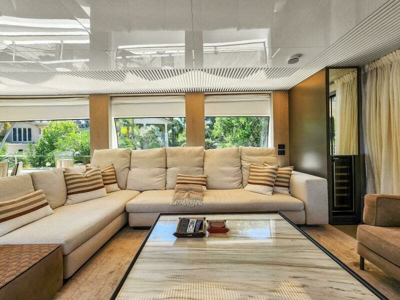 2021 Ferretti Yachts 850