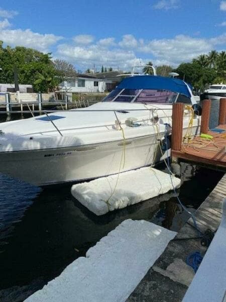 1997 Sea Ray 330 Sundancer