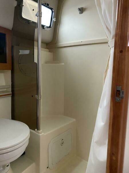 2001 Albin 32 + 2 Command Bridge