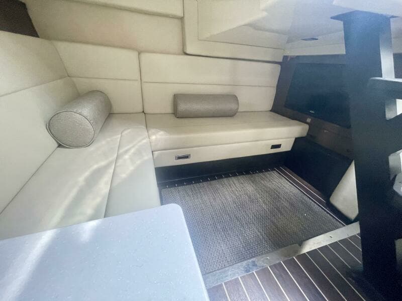 2016 Monterey 335 Sport Yacht