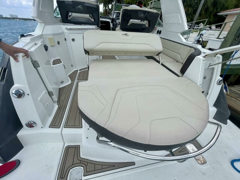 2016 Monterey 335 Sport Yacht