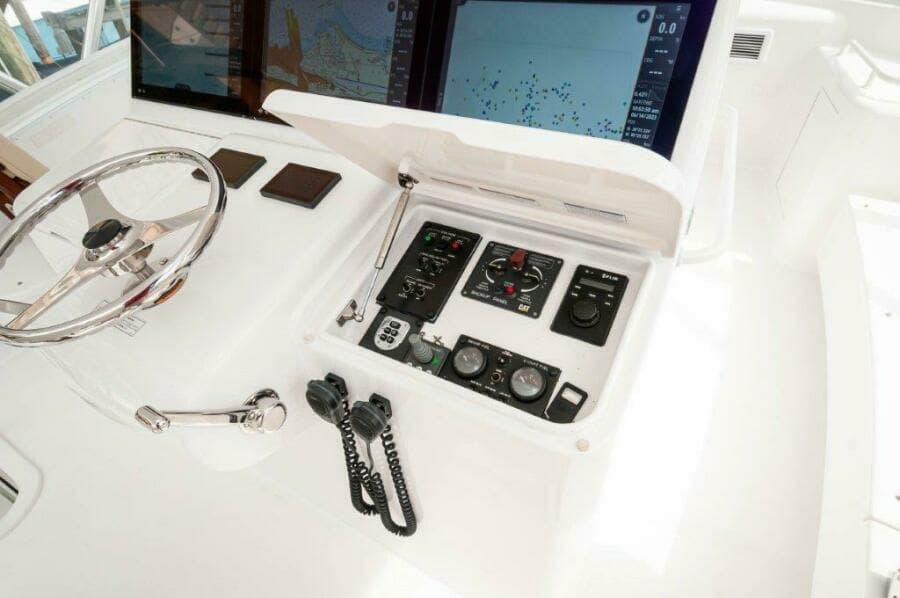 2016 Hatteras GT60  KNOT ON CALL  Helm 4