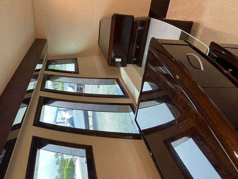 2009 Lazzara Yachts LSX 75