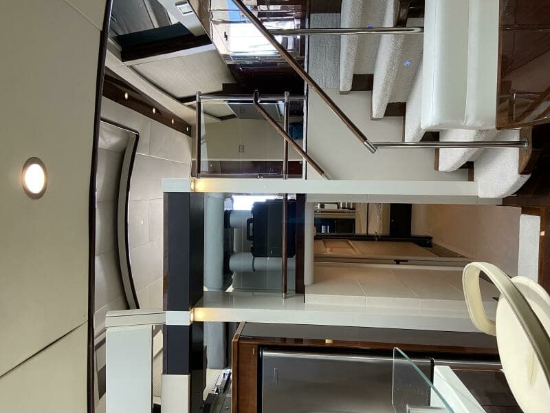 2009 Lazzara Yachts LSX 75