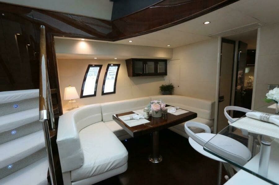 2009 Lazzara Yachts LSX 75