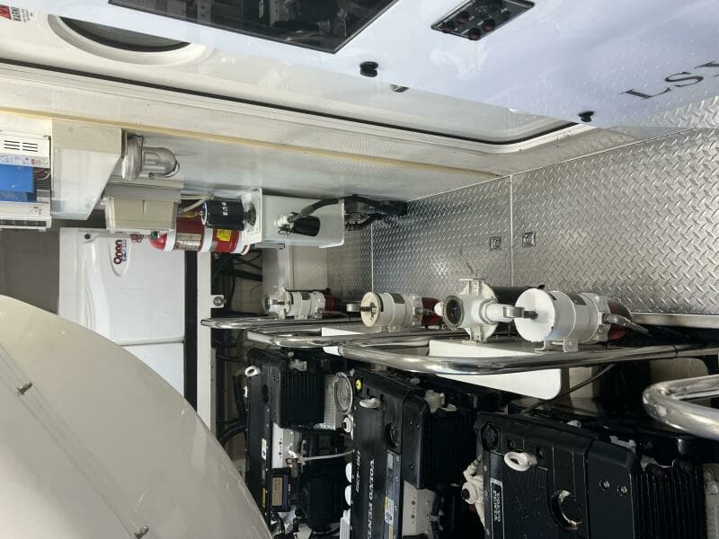 2009 Lazzara Yachts LSX 75