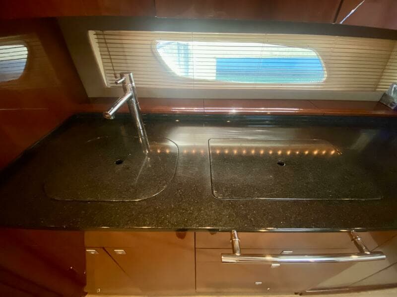 2010 Sea Ray 450 Sundancer