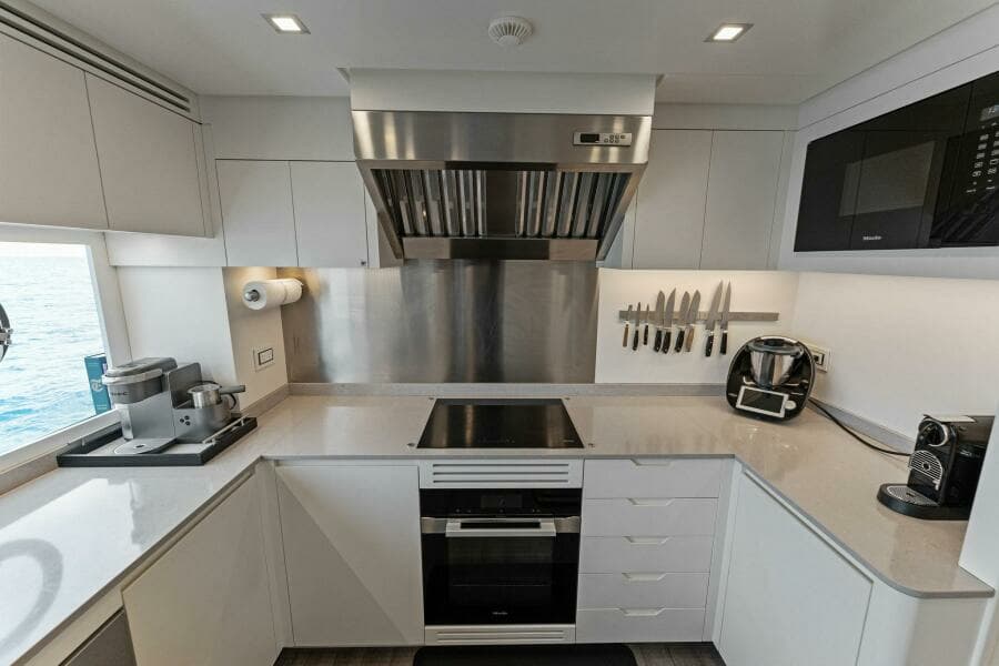 2020 Mangusta 33M Gransport