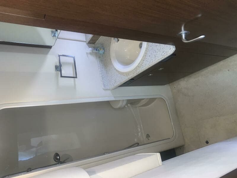 2011 Cruisers Yachts 420 Sports Coupe