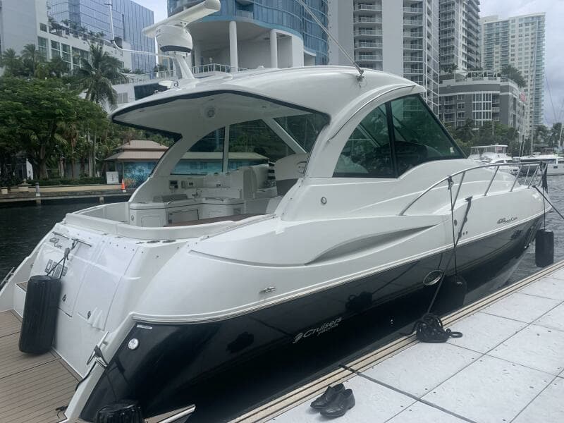 2011 Cruisers Yachts 420 Sports Coupe
