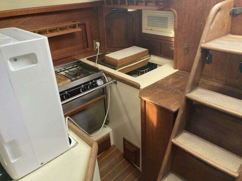 1994 Pacific Seacraft Crealock 37