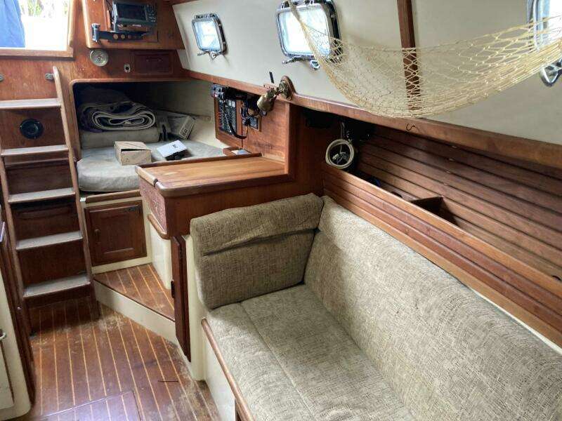 1994 Pacific Seacraft Crealock 37