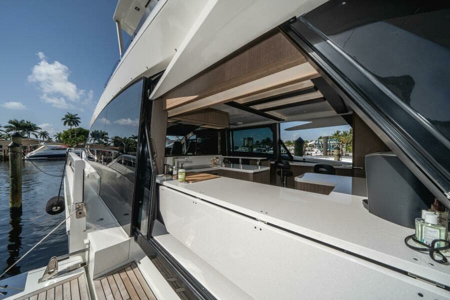 2019 Galeon 640 FLY