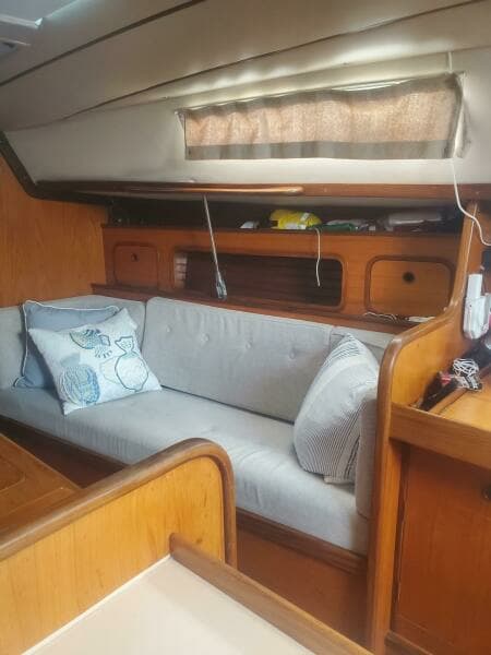 1985 Beneteau First 375